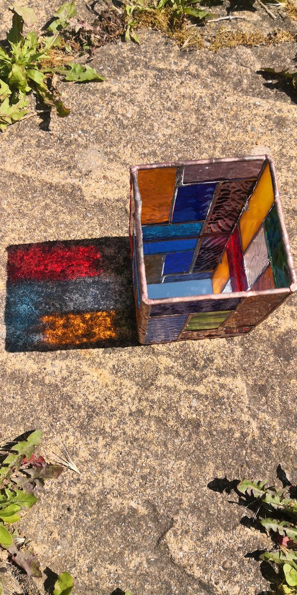 16BitsofGlass tweet picture