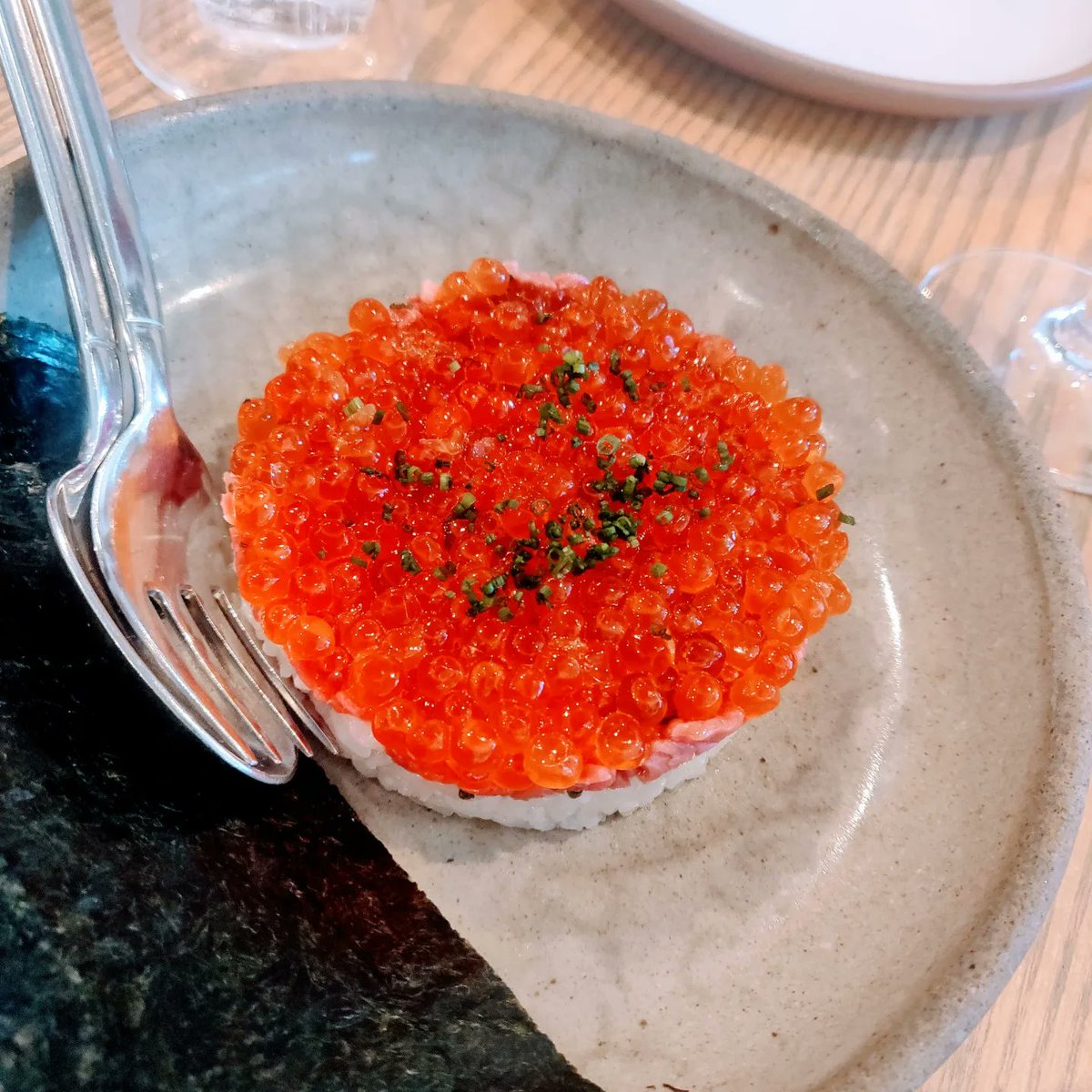 <a href="/chunkychi/">Hanson Li</a> the stand-out at <a href="/ernest/">Ernest</a>.sf. Koshikari rice, beef tartare, ikura, warm nori to make your own hand roll.  They have mastered the rice here.