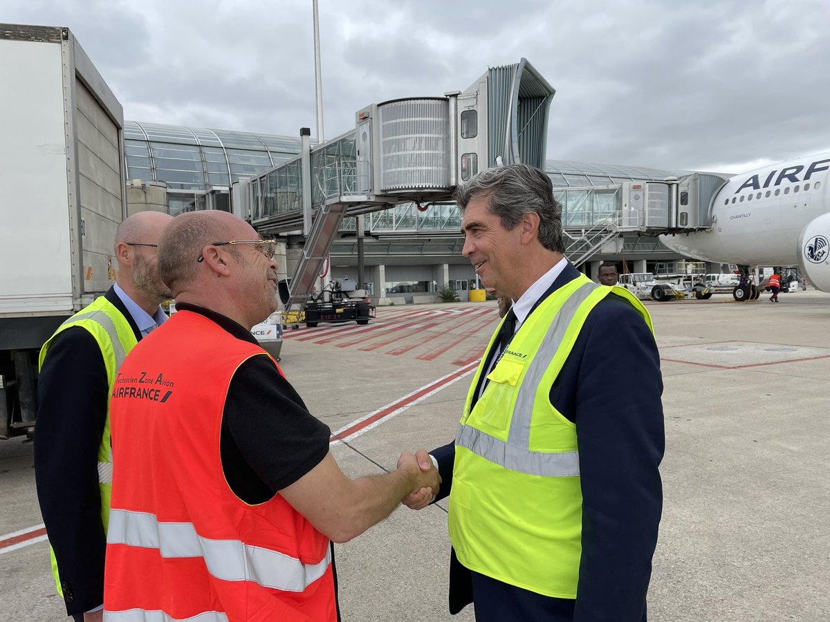 guy zacklad tweet media