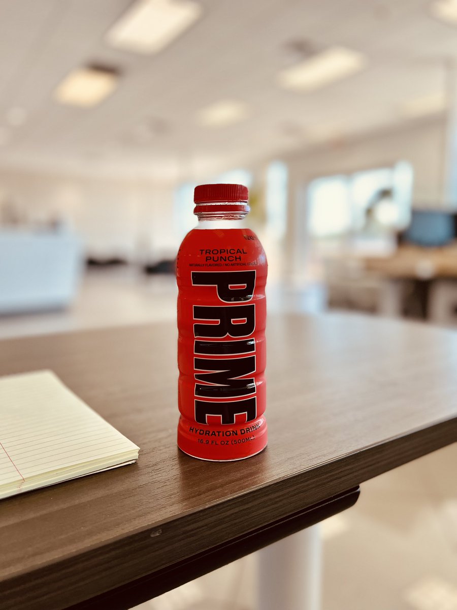 FaytSince98's tweet photo. @PrimeHydrate, perfect for the office https://t.co/6YDX2mB8bx