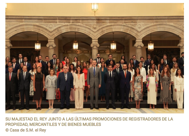 Registrador_es's tweet photo. "Su Majestad el Rey recibió a las últimas promociones de Registradores de la Propiedad, Mercantiles y de Bienes Muebles", vía @CasaReal 

▶️https://t.co/vGE7iwfK8E https://t.co/Tk9WkNZbVx