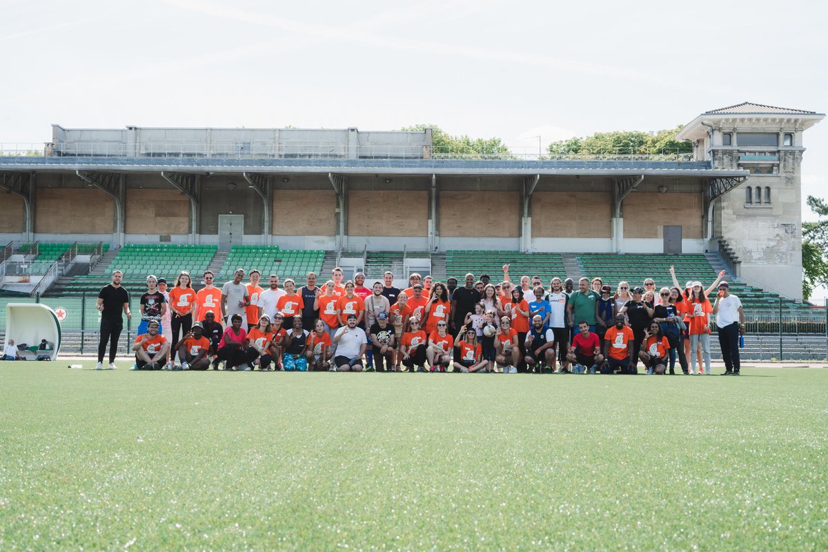 Entourage tweet media