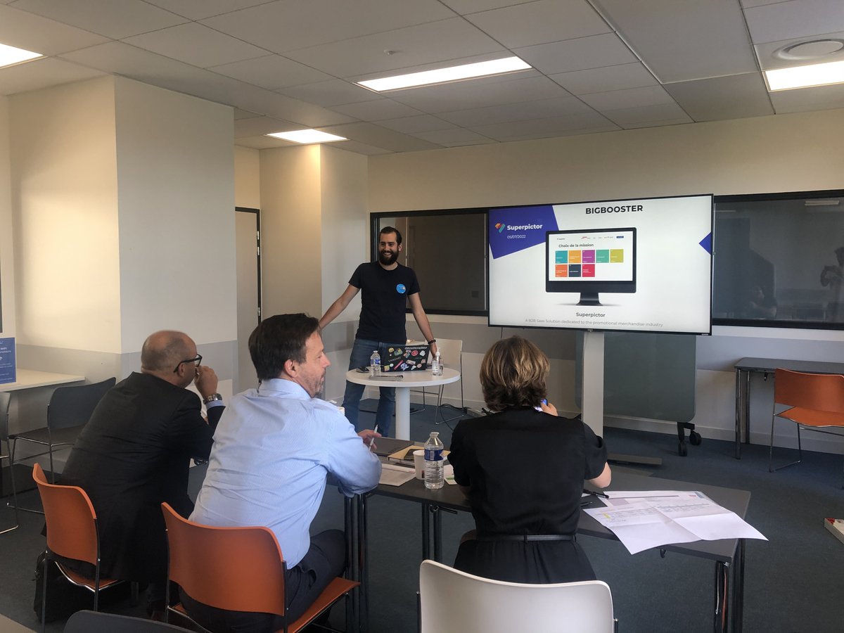 1Kubator's tweet photo. #ACCELERATION 🚀 | Clap de fin pour le #Boostercamp de @BigBoosterOrg. 

Les #startups ont piché devant + de 150 participants concernant leurs projets d'#internationalisation. 
Accompagnées de leurs mentors, ils ont réussi le défi haut la main ! 👏 https://t.co/KKTynjFzrD
