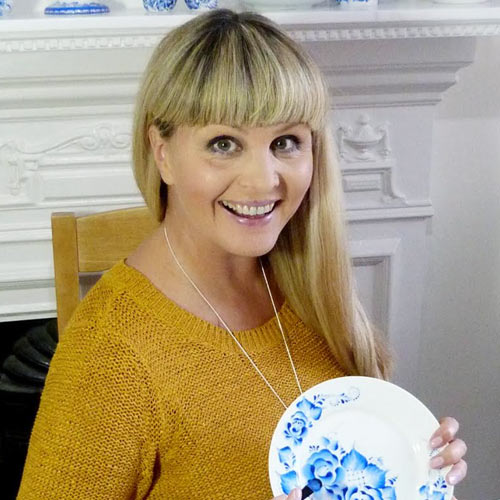 Lana Arkhi will look at how art that is inspired by #negative events can result in #positive change at #KArtsCon2022.   

#KArtsCon #KentArtsConference #Rochester #Kent #artsconference #finearts #fineart #arthistory #art #miniatureart #ceramics #ceramicist