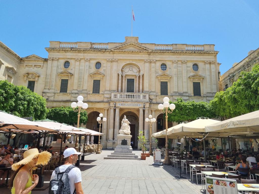 4 day trip to Valletta, Malta  🇲🇹

did not find nev
mega hot (real shocker)
weird but good food
fun people

23/197