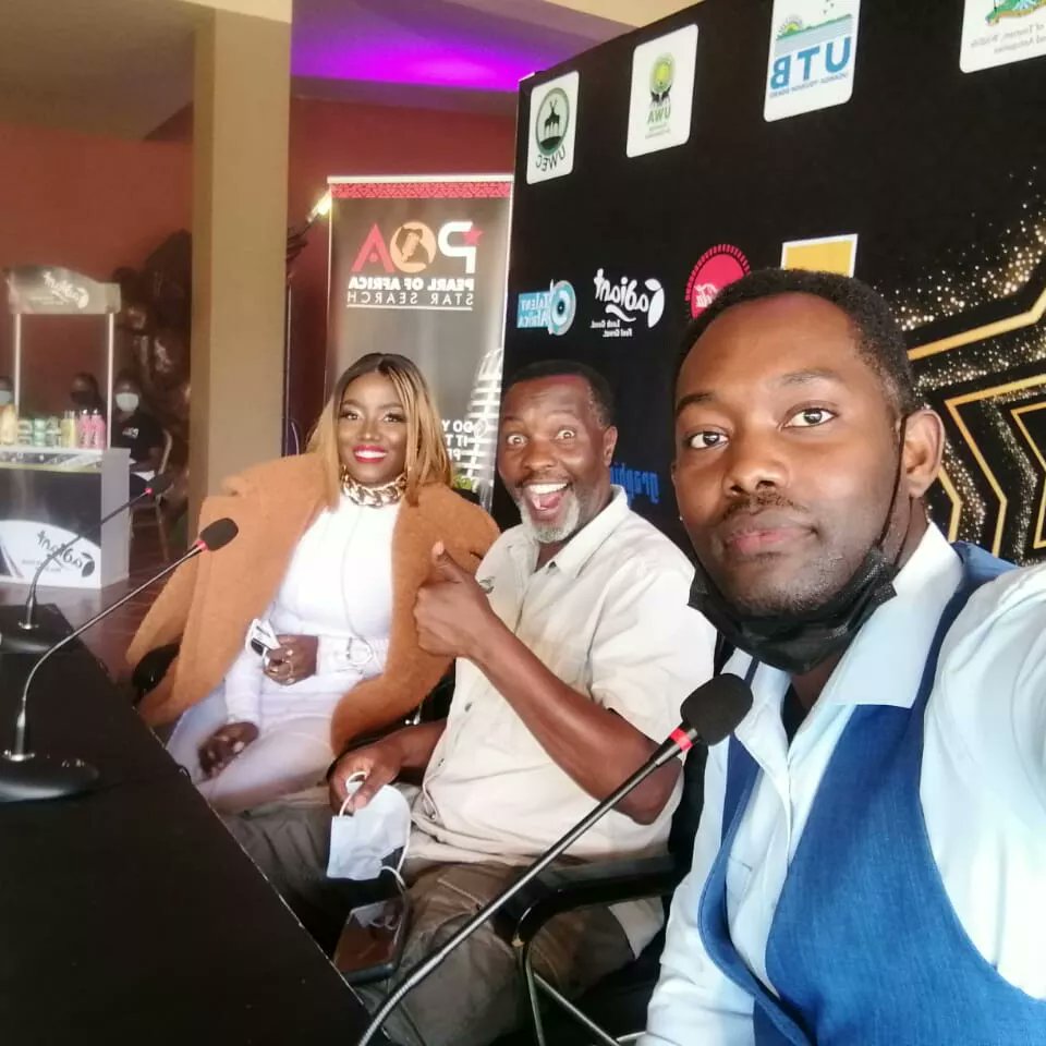BismacAmumpaire's tweet photo. Today I throw back to all those moments of #POAStar Search.

That moment with @wekesa_amos, @LydiahJazmine and all the @POAstar_ 

It was agreat time.
#ThrowbackThursday https://t.co/7e4dkWaka2