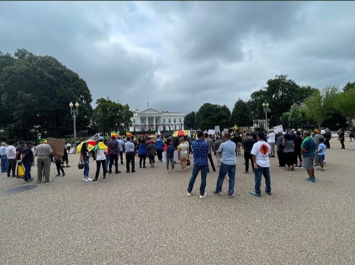UniqueMoveon's tweet photo. Today’s Rally protest from White House to State Department. #AmharaGenocide Rally in US https://t.co/USWW9PHhxE