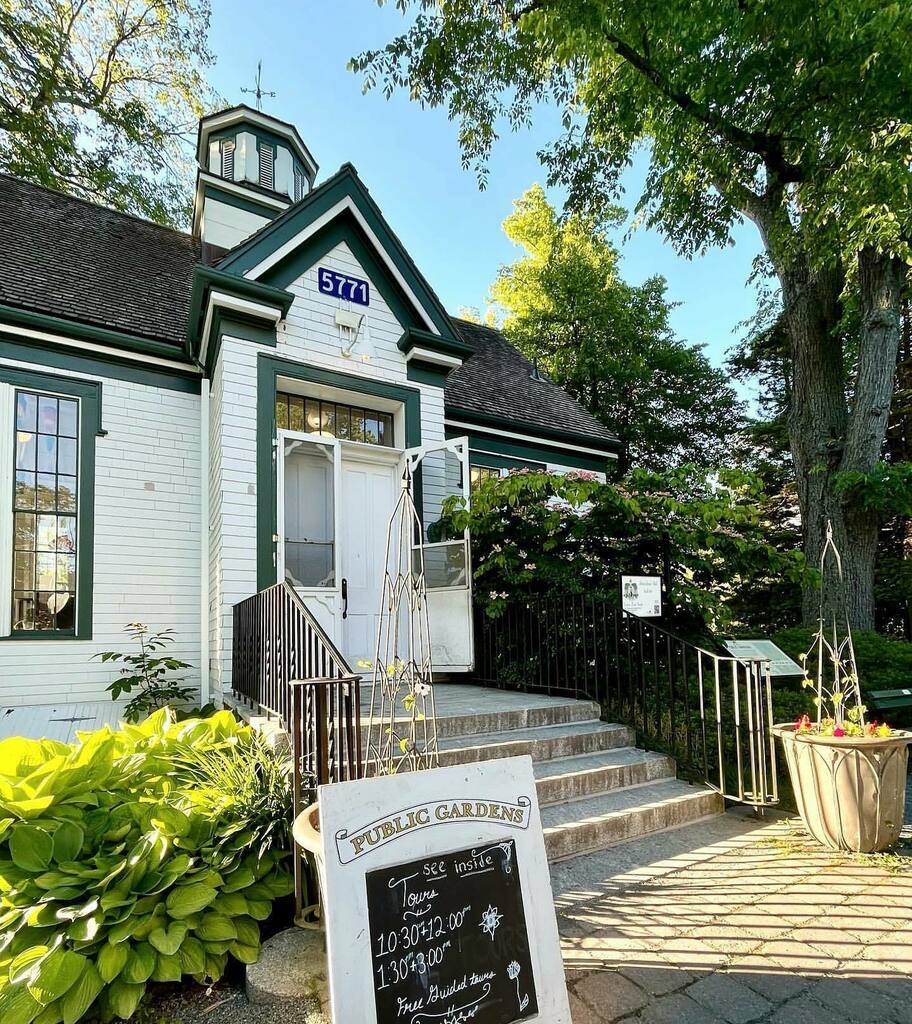 halifaxnoise's tweet photo. From @lordnelsonhotel —
Did you know that the Public Gardens offer free one-hour tours?
Join to explore all the remarkable highlights of the only surviving Victorian Garden in North America.
#gardeninggoals #downtownhalifax #springgardenroad #halifaxno… https://t.co/xF9G0cXJOh https://t.co/V3xOjwCOoW