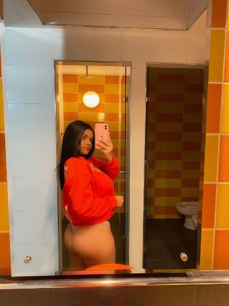 aurisprivate's tweet photo. Hot pokemon step mommy ❤️‍🔥 #Pokemon https://t.co/BeWk1k77yc