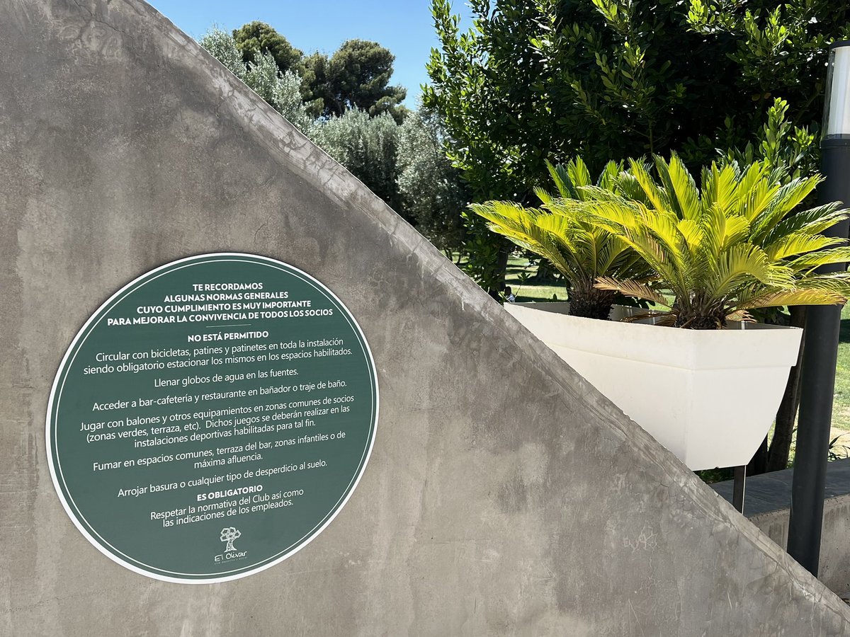 Porque #ElOlivar es nuestra segunda casa, cuidémoslo como tal.

Disfrutemos de nuestro Club, pero con respeto y cumplimiento de unas normas básicas que harán nuestra convivencia y estancia mucho más agradable.

#SomosOlivar 💚