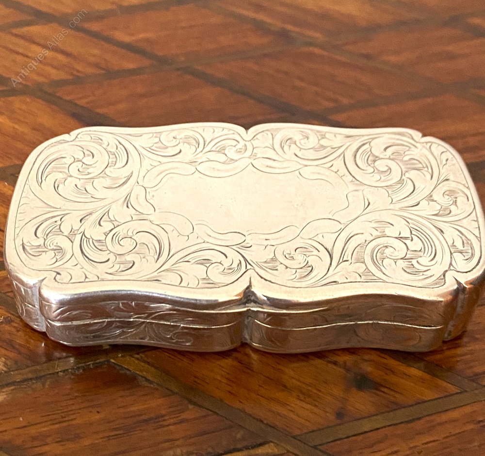 antiques_atlas's tweet image. Listed by Terrier Antiques
Fabulous Solid Silver Snuff Box
Click this link for more images and how to purchase
 antiques-atlas.com/antique/fabulo…

 #antiques @terrierantiques  #snuffbox #silversnuffbox
 #edwardsmithsilver #edwardsmithdesign