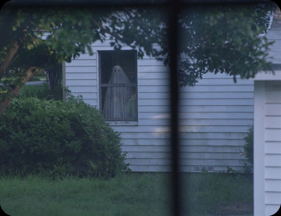 WatchTheseFilms's tweet photo. @davidcinema A Ghost Story (2017) https://t.co/dQKwR78A13