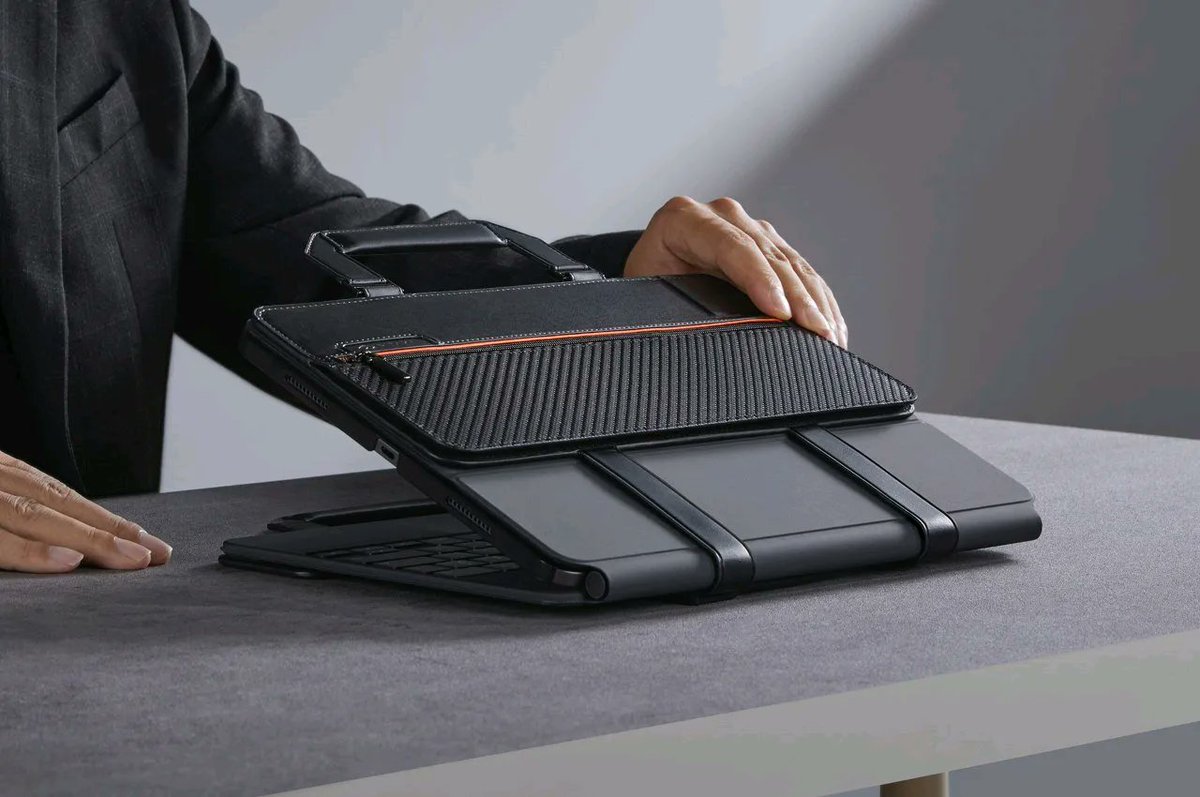 terrinakamura's tweet photo. PITAKA’s new iPad Case comes with a clever zip-less design that lets you set your workstation up 1 second https://t.co/uJuUKEmUXT #iPad #designe #zipless #industrialdesign #design https://t.co/m6OVtPHDIa