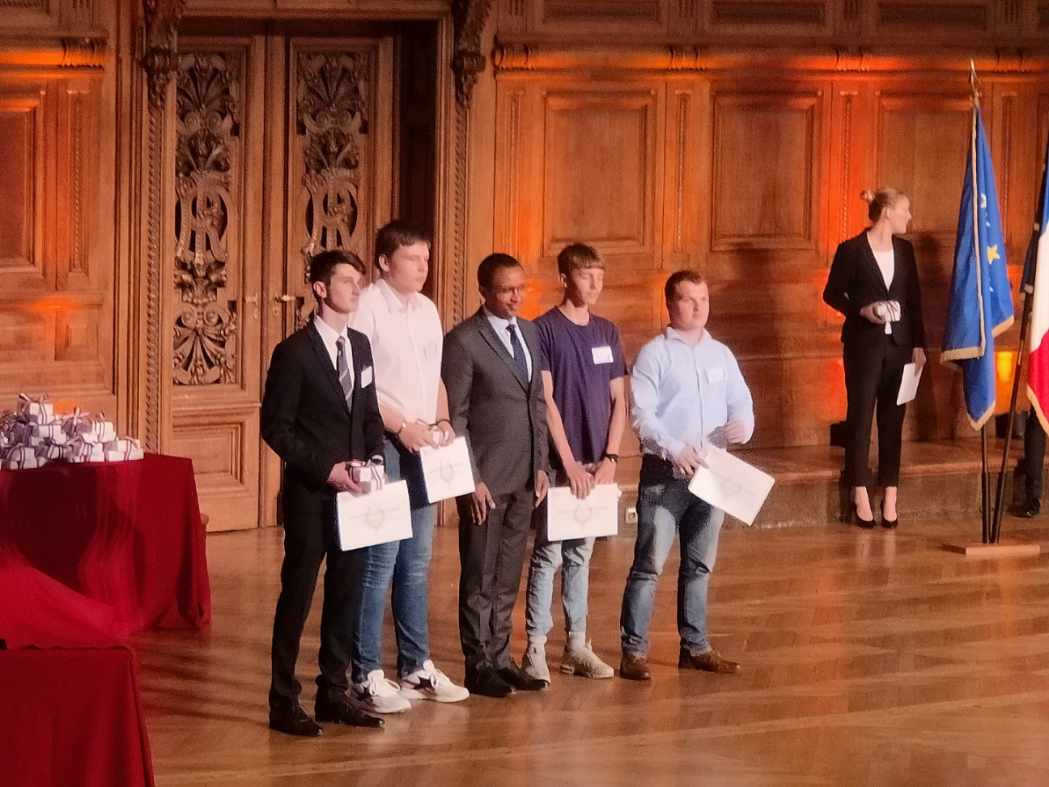 lyceebazin's tweet photo. Félicitations 👏à nos 2 lauréats Leo MAILLARD et Thomas FIEVE au concours général des métiers récompensés 🌿à La Sorbonne pour leur réalisation en #Fonderie 👍 https://t.co/ePAVeF2lxQ