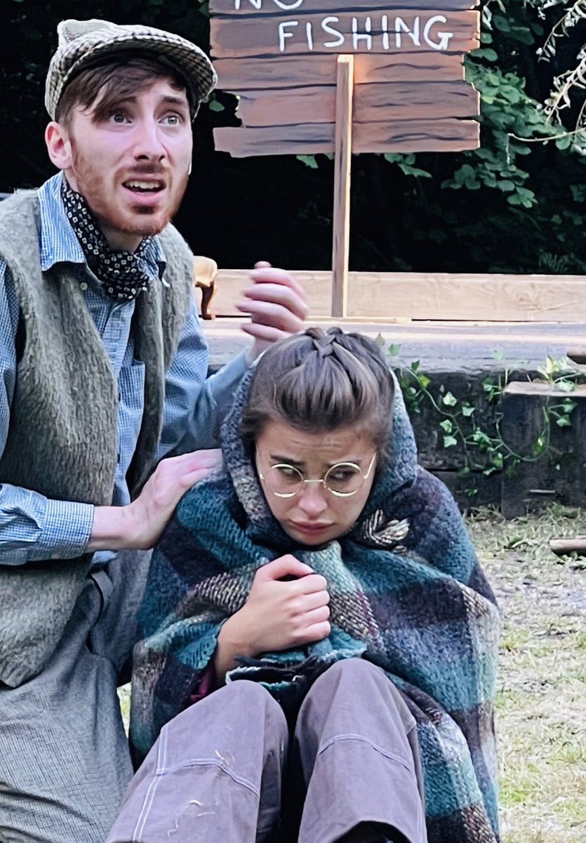 sarah_slator's tweet photo. I got a fabulous sneaky peek at #TheWindInTheWillows @thehawthcrawley this evening! What an inventive, funny and fun show by the brilliant Chloe Bond! Get tickets, pack a picnic and take the family this weekend! https://t.co/rB7VmJKxjC 🎟 https://t.co/0wibGcOhmy