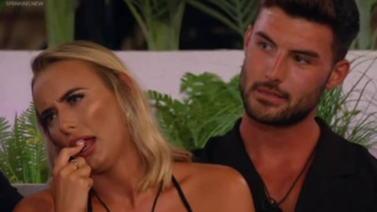 p.2 #LoveIsland