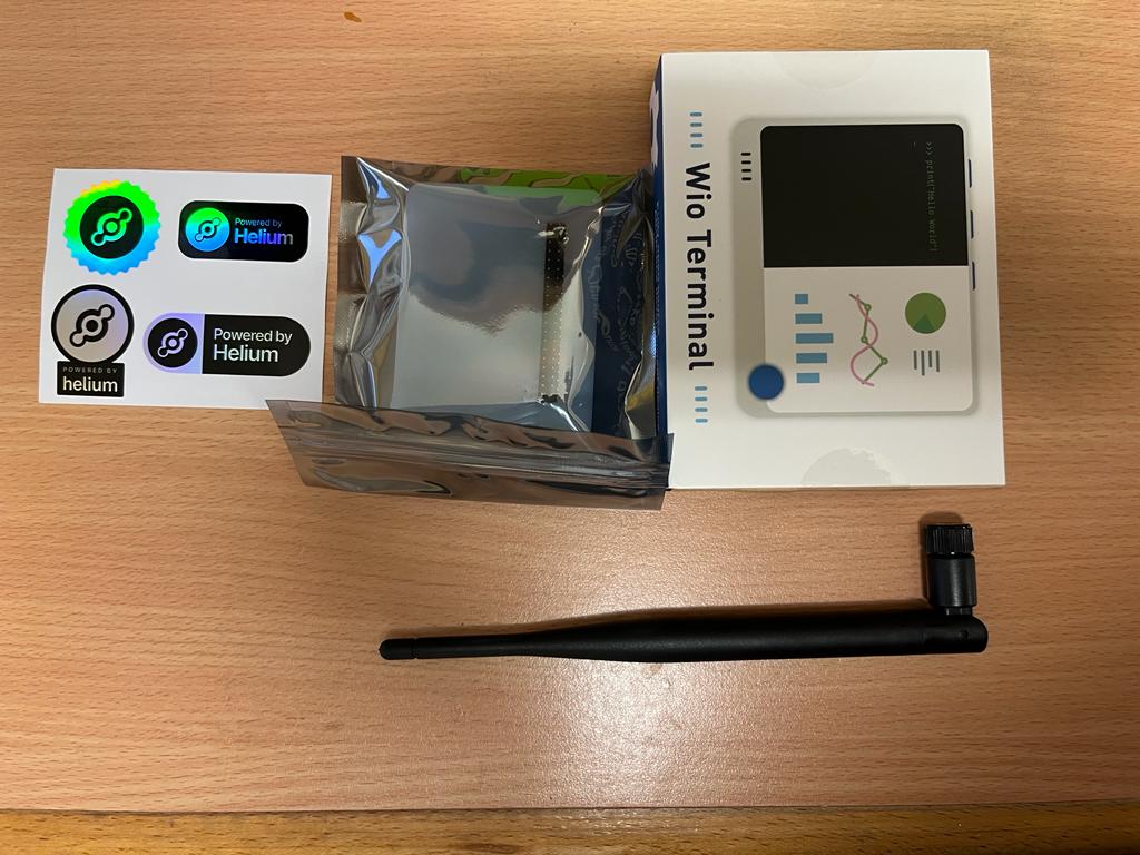 jarain78's tweet photo. My new #wioterminal #LoRaWAN #LongFi Network Monitor for the #helium network. Thanks @seeedstudio for the gift. @helium #IoT https://t.co/qqXToG9nUQ