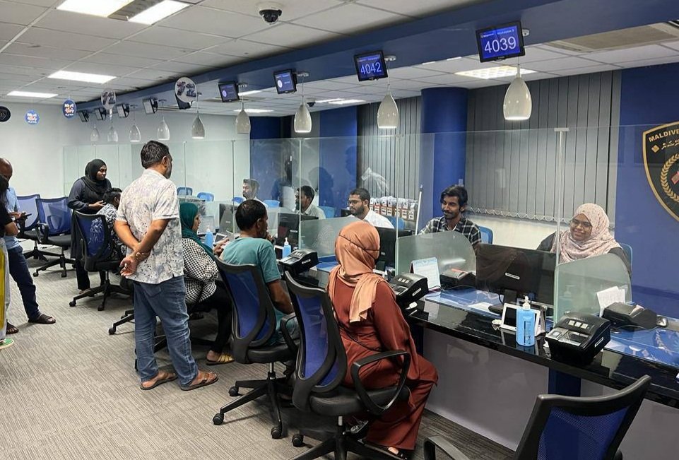 A total of 596 passports were issued on July 7th, as the passport service continued till midnight. 

#RayyithungeKhidhumathuga
