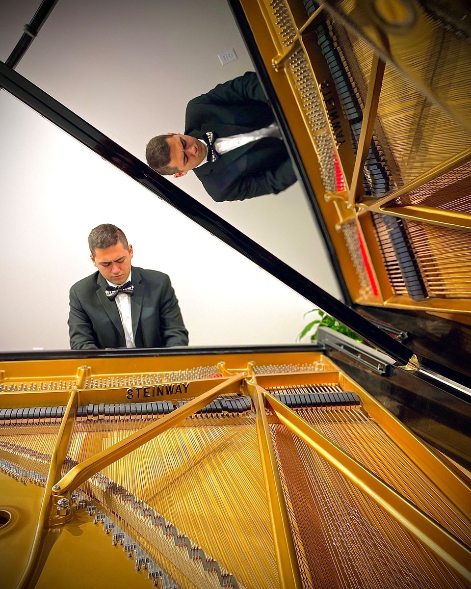 olatheschools's tweet photo. ONW's Miles Swaminathan graduated w/ confidence in his #OPSMyFuture, leading him to pursue Piano Performance @ Indiana University this fall. While 🎹 is his passion, he explored leadership opportunities thru @OlatheEngineer & extracurriculars. Read more: https://t.co/ds4kXIq2bC https://t.co/hSSXTwUGT6