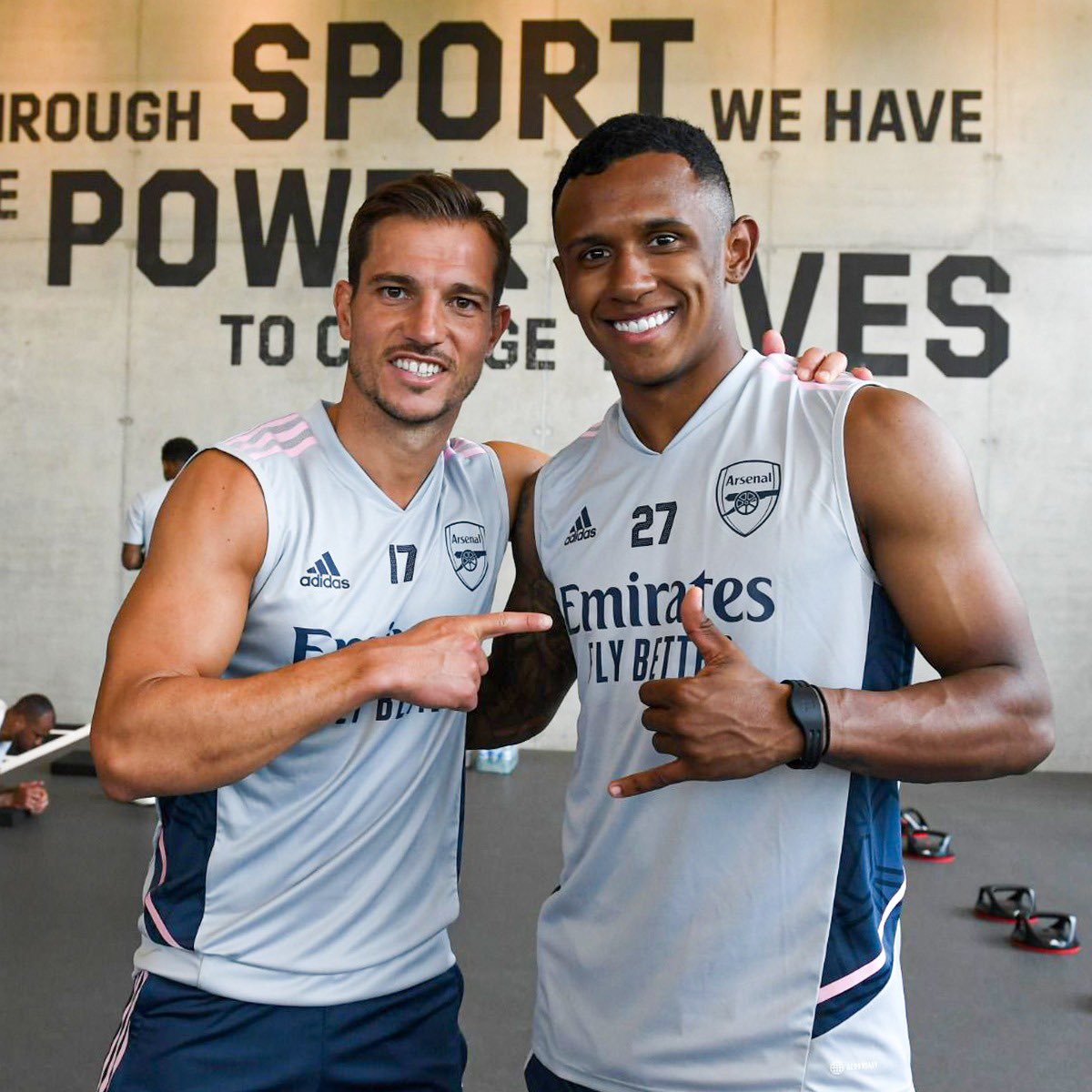 Cédric Soares tweet media