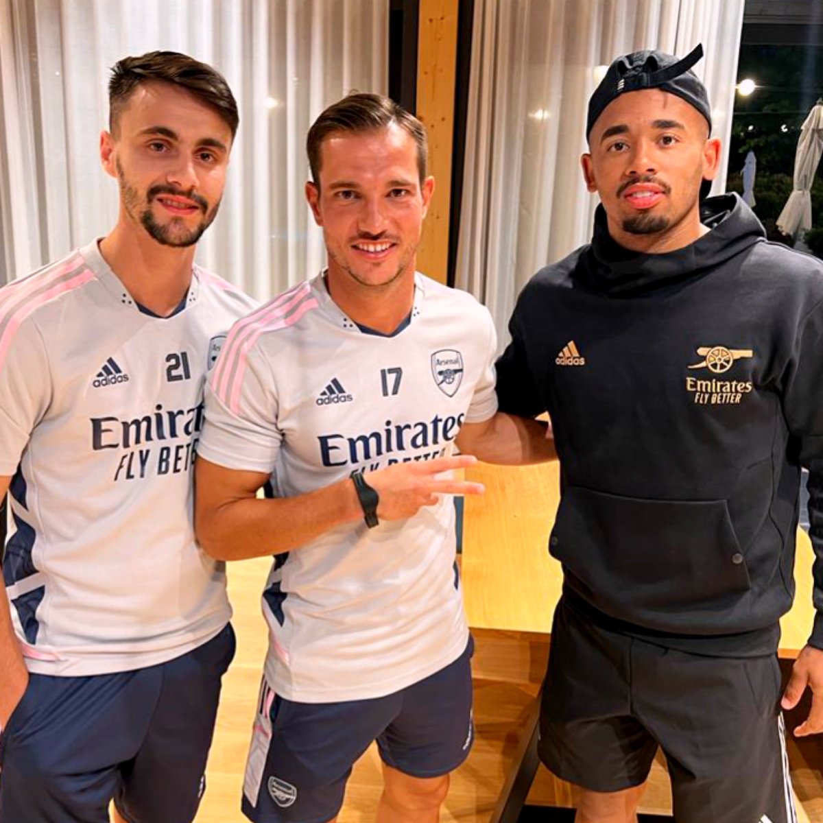 Cédric Soares tweet media