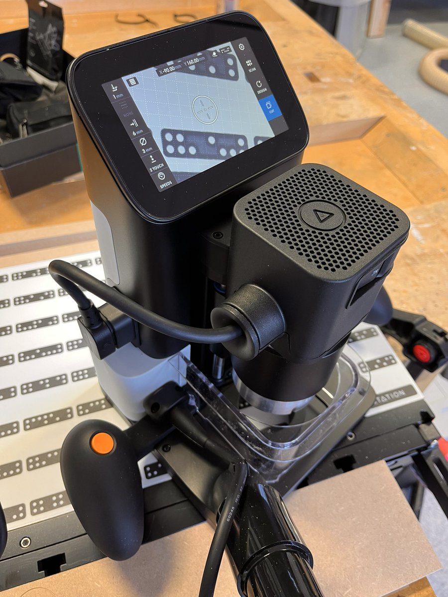 kerry_truman's tweet image. this has been sat around in its box for way too long now.. it’s time to get it out for a test drive and see what things can be done with it.. anyone out there got one going on..!? @Maker_of_Things #newtoys #makingstuff #MakersHour #ShaperTools 😀🙌