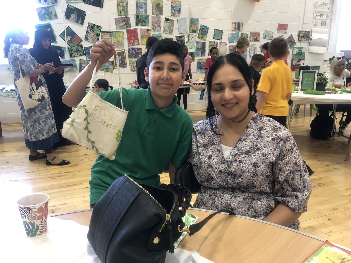 denisemburgess's tweet image. Loved the rainforest cafe today at the community hall @GreatDenhamPS #realprojects