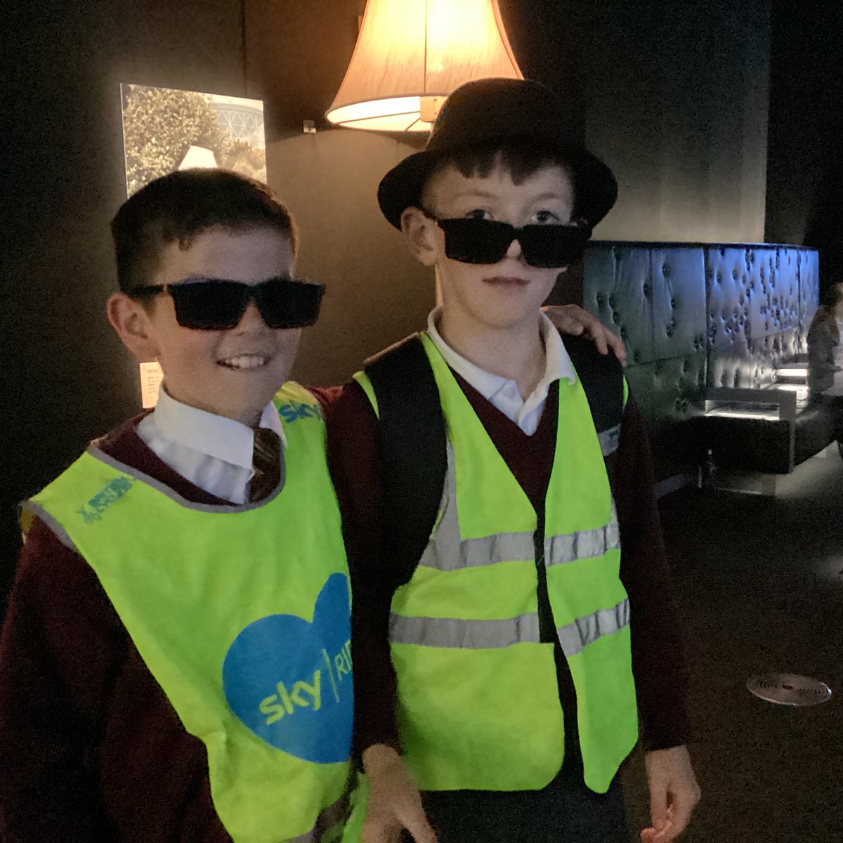 AllSaintsTraff's tweet photo. Year5 blasted 🚀off to @jodrellbank today. 🪐We learnt so much about the Universe, the Constellations, Telescopes🔭 & Space Exploration. 🛸👽We even went shopping! #Y5OnTour, #NoLittleGreenMenYet, #Space, #TheFutureOfScience https://t.co/EaqMXAhydQ