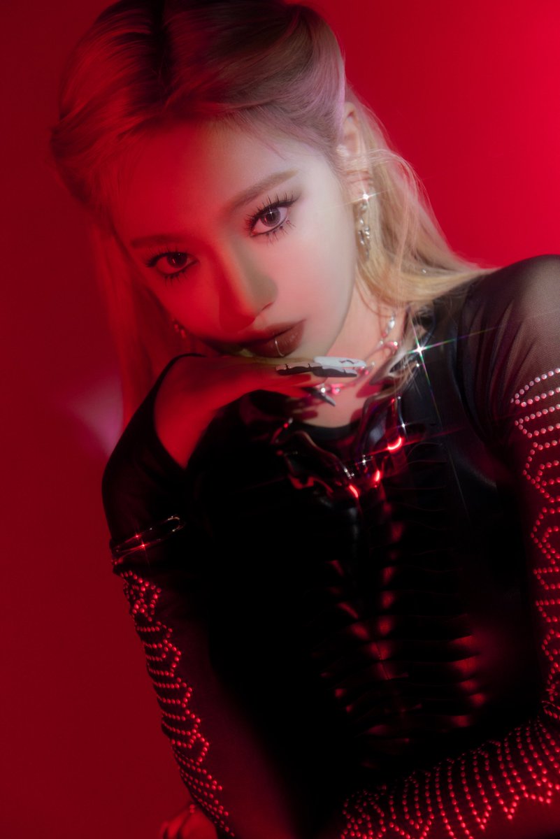 4thlead_aestxt's tweet photo. Follow me, come and get illusion โค๏ธโ๐ฅ
#NINGNING #๋๋ #HUENINGKAI #ํด๋ #2NING https://t.co/xgmuQyTLqh