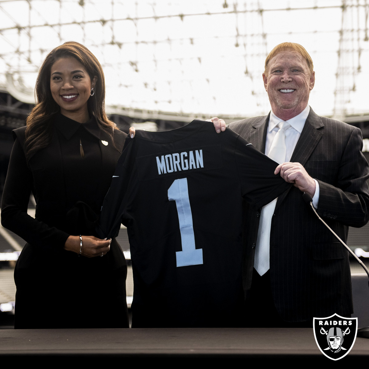 Raiders's tweet photo. A warm welcome 👏🖤 https://t.co/GDJhL7sIcz