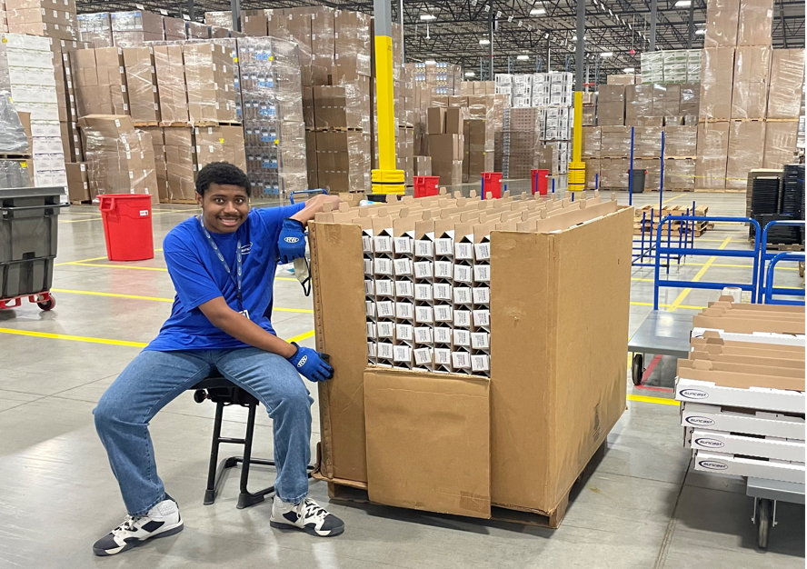 wayfairatwork's tweet photo. Meet @SuncastCorp, one of our suppliers who has transformed their workforce by employing and empowering adults with Autism. Learn more about their story and products at: https://t.co/krWd7m325V
#SupplierSpotlight #20YearsofHome #WayfairatWork #NoPlaceLikeIt #Wayfair https://t.co/lhiGqMbsC4