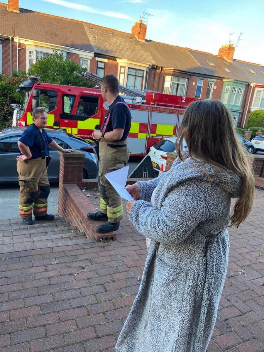 Emily is my beautiful friend. Today is her 19th birthday. Emily loves her fire lads and lasses and crews from Farringdon visited her tonight.  You all made a very special girl so happy on her birthday Huge thank you to the crew and OiC Steve Errington @TWFRS_CFO <a href="/PeterHeath8/">x</a>