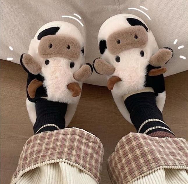 SoftnessDaily's tweet image. cow slippers 🎀