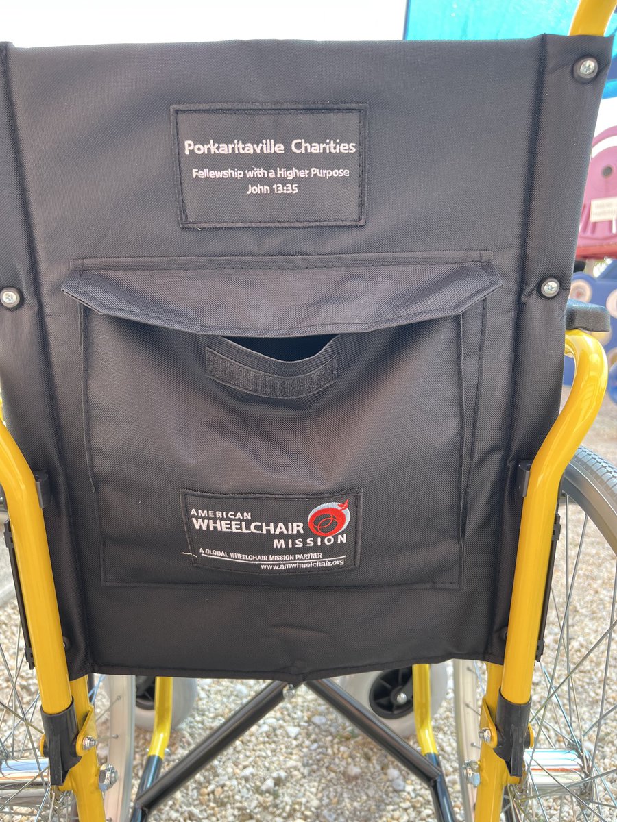 PorkbuttGary's tweet photo. Changing lives 1 chair at a time in Cancun šā¦@Porkaritavilleā© ā¦@CoachSamPittmanā© ā¦@EricPMusselmanā© #TailgatingWithAPurpose https://t.co/6ZWFYTVC5m