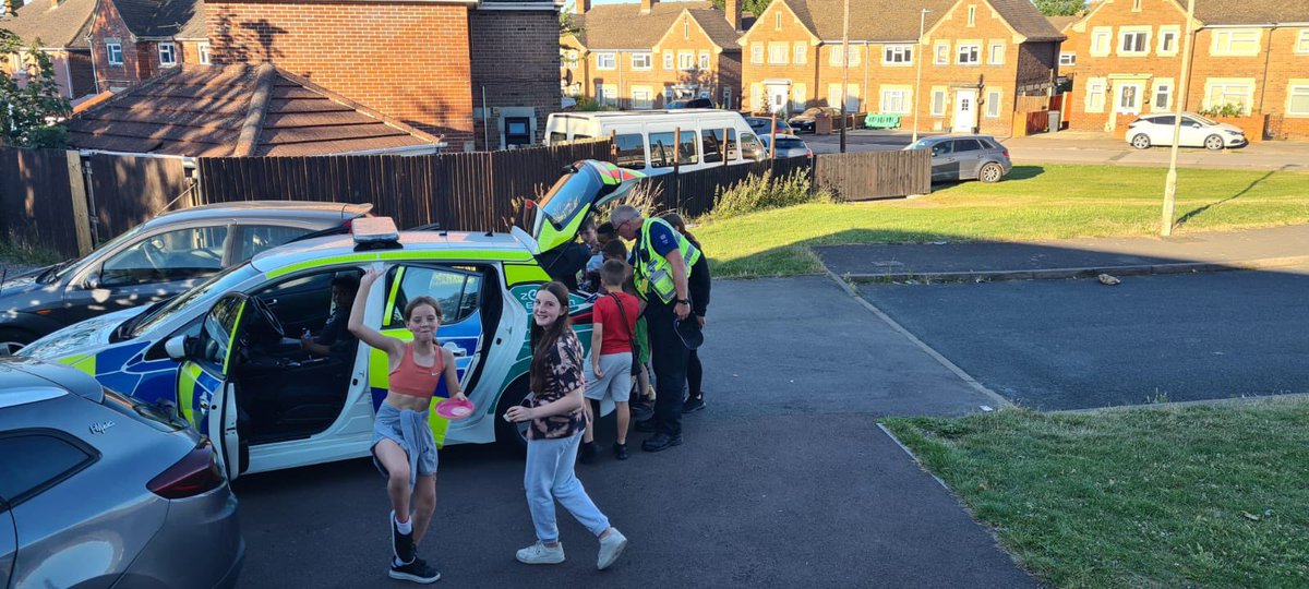echoesyouthclub's tweet photo. Cake decorating π§
Bead crafting π
And a visit from #PCSOJones @GlosCityPolice ππ
All in a nights fun at club π€©
@Glos_OPCC @cllrnickevans @NetZeroChris @GlosPCC @YoungGlos @gloscommbuilder @CFGlos https://t.co/pzf3ezeeq2