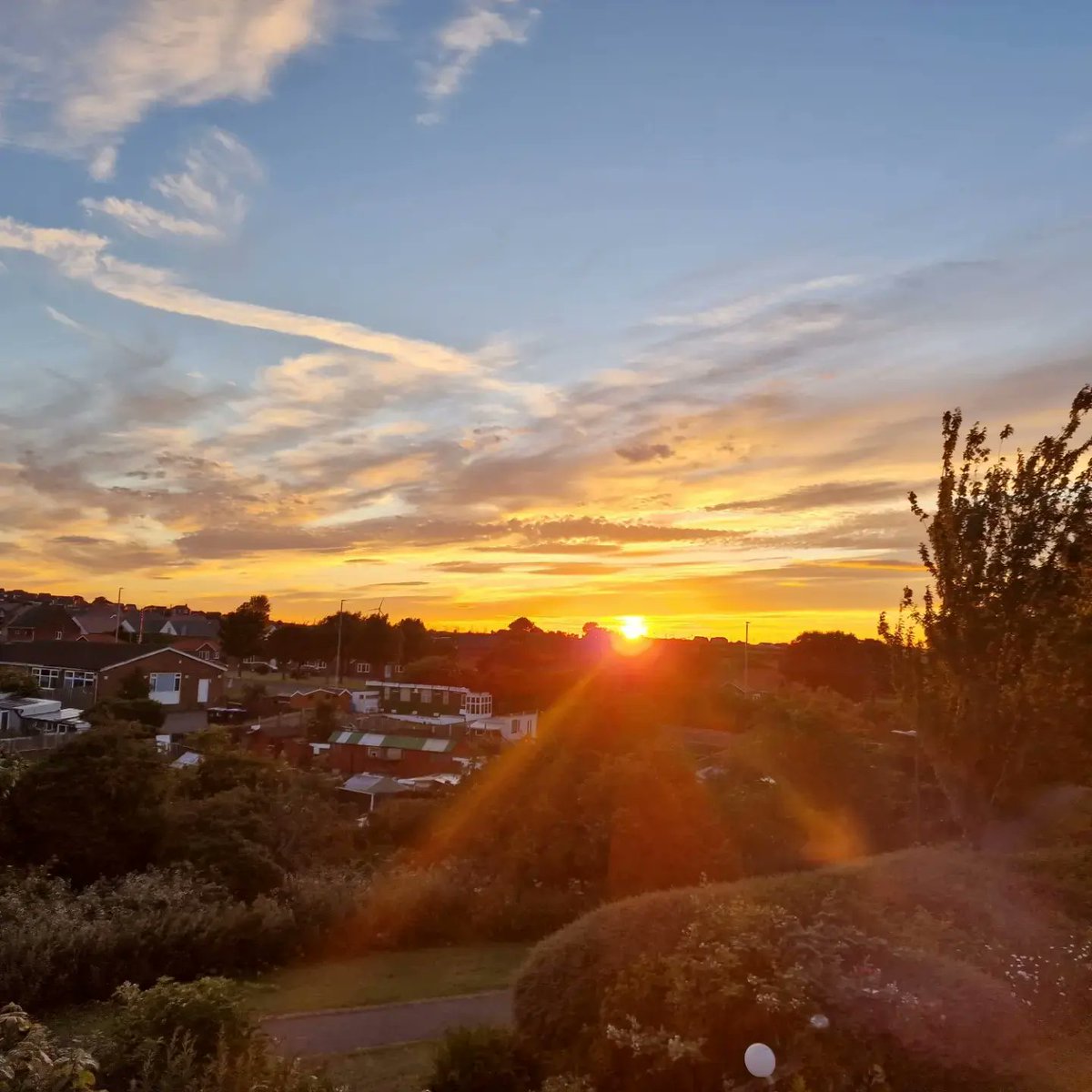 sday69's tweet photo. Love the sky's from my flat... https://t.co/rB69MOZu7x
