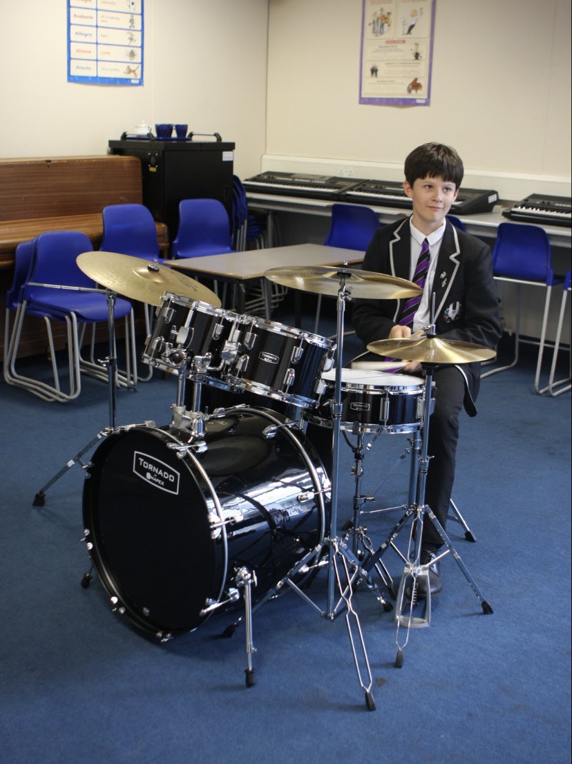 FEBSSW17's tweet photo. 🎶🥁We’ve never been more in love ❤️ with our NEW purchase of @ErnestBevinColl #DrumKit for our @EBC_PerfArts KS3 students with their instrument lessons as an extra curricular club.🥁🎶
#ItsForTheBoys | #MusicalInstruments | #PowerPTA | #WhyPTA | #PTA4Kids | #SupportYourSchool https://t.co/tQIpPwnH17