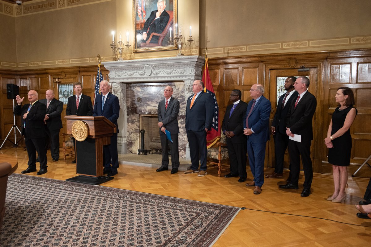 AsaHutchinson's tweet photo. .@HendersonStateU is vital to the fabric of education in Arkansas. I want to commend Dr. Chuck Welch and Chancellor Chuck Ambrose for their steadfast leadership during the challenging times they’ve faced, and I’m excited for the partnership between HSU and the ASU System! https://t.co/YuOjP2OVFK