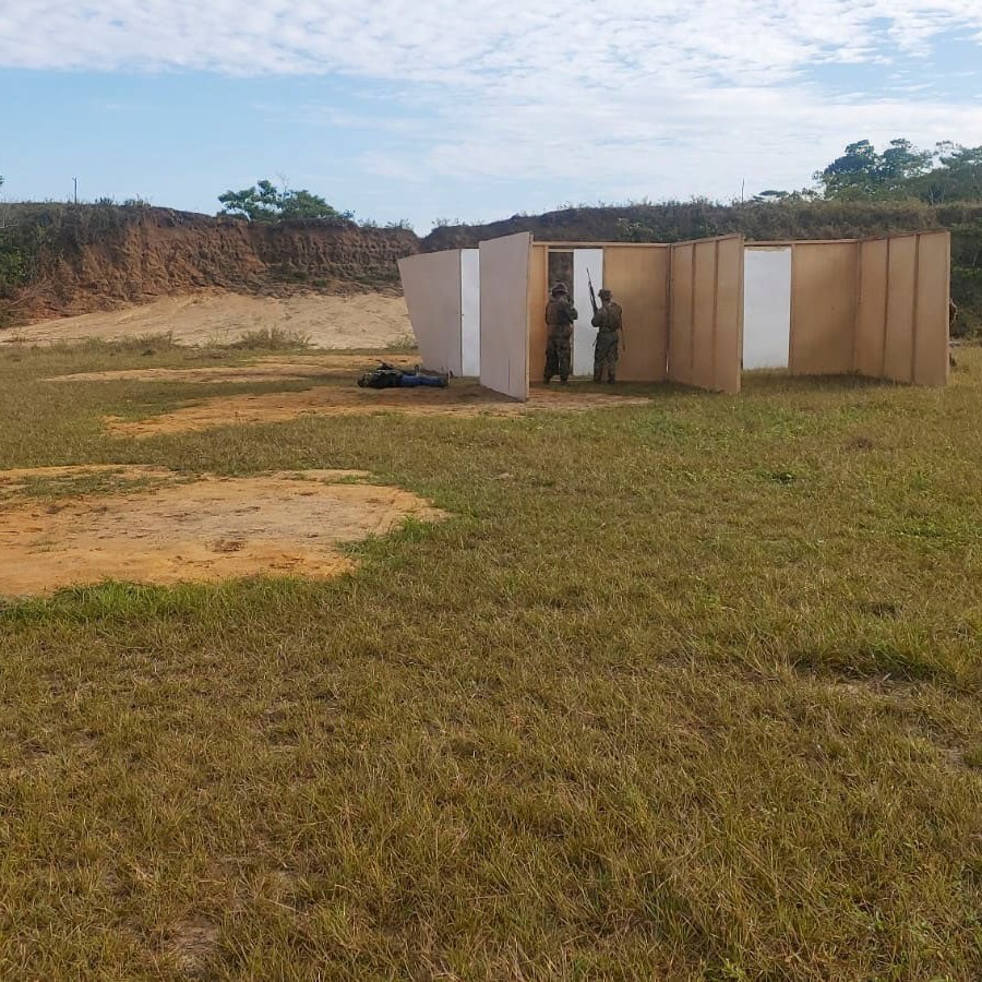 MARFORSOUTH's tweet image. #StrongerTogether

@usmarines &amp;amp; @naval_peru participated in exercise Amazon Exchange 2022! The bilateral training exercise provided an opportunity to improve tactics, techniques, &amp;amp; procedures while operating in a jungle environment.

#EnduringPromise | #MARFORSOUTH | @Southcom