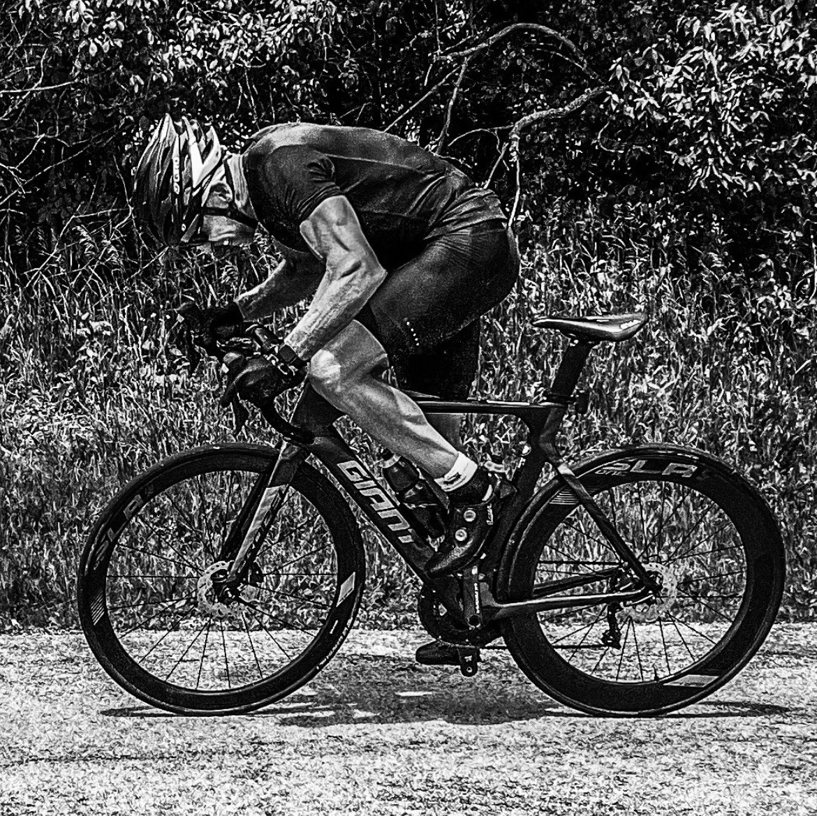 kleanathlete's tweet photo. #kleanteam sponsored Brian Harris' routine for his cycling in-season gym workout: Leg extensions, leg presses & reverse lunges in circuit format
• 15-20 reps for each
• No rest between
• Rest 3 minutes after the third exercise
• Repeat 4-6x
#kleanathlete #trainklean https://t.co/mVIjuJS4jX