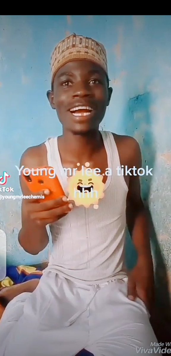 Offials's tweet image. Kutayani murna jama a
Nasamu admission a comedy university 
 Ina karantar *bsc tiktok*  👆🏼🤟🏻🥱
 Young Lee ne eh mana