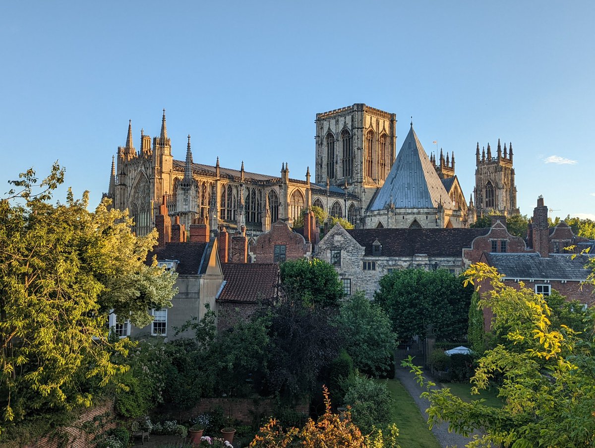 P_Murphy_'s tweet photo. absolutely brilliant time at the critical research conference at @YorkStJohn ! and some beautiful pictures of the minster to go with it https://t.co/FiY9QCSQap