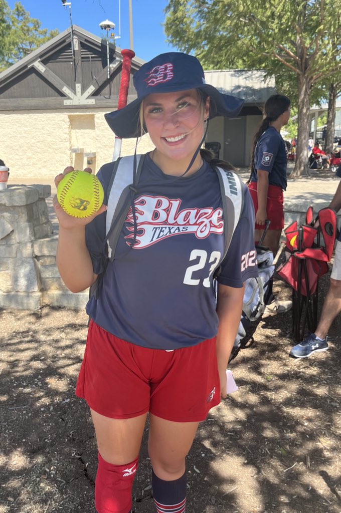 Thursday’s💣 squad⬇️
<a href="/SchaeferLainie/">Lainie Schaefer</a> 3-Run💣
#BlazeUnited #bStrong #bCommitted #bFearless #bBlaze #QE @coach_elkins_ @coach_elkins_ <a href="/jbssports/">Coach JB Slimp</a> <a href="/BlazeFastpitch/">Texas Blaze</a>