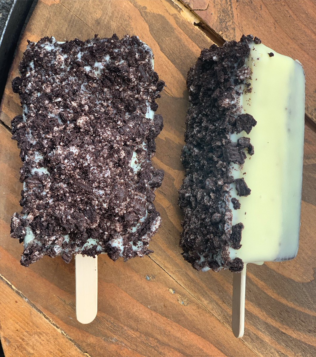 FoMu_Icecream's tweet photo. Restock of these sweeties in store! This is definitely a #limitedbatch so stock up! 🛒
#cookiesandcream #icecreambar #handmade #fromscratch #vegan #cookiedō https://t.co/YyFys2RFPu