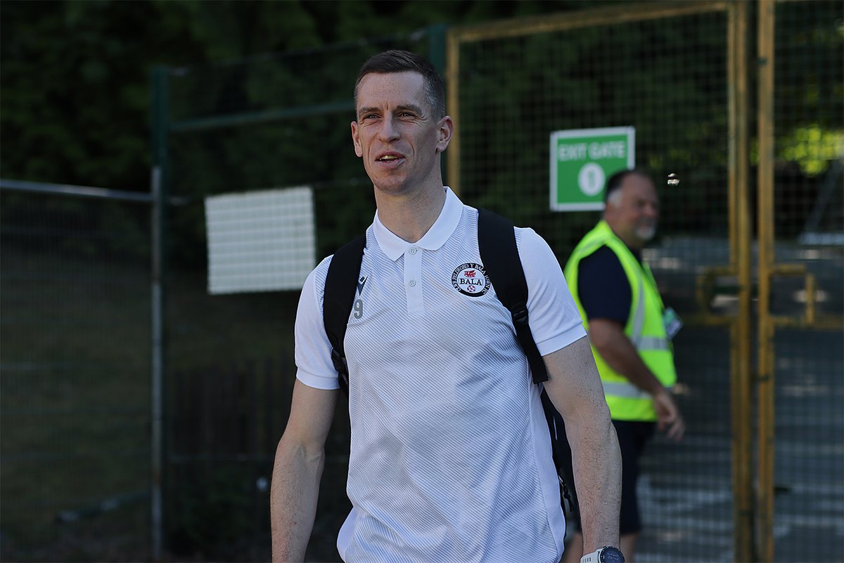 😁| 𝘼𝙡𝙡 𝙎𝙢𝙞𝙡𝙚𝙨 𝘼𝙩 𝙋𝙖𝙧𝙠 𝙃𝙖𝙡𝙡 

Team news to follow shortly...

#Lakesiders | #UECL