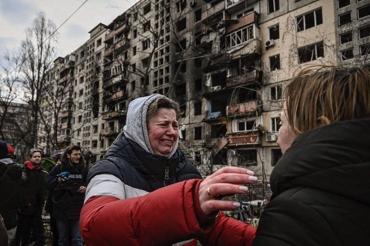 btsukrprojects's tweet photo. The war in Ukraine everyday is even worse and worse 

@HYBE_EDU @HYBEOFFICIALtwt @BIGHIT_MUSIC #HYBESTOPWORKINGWITHrussia https://t.co/7Q1wYkdIj1