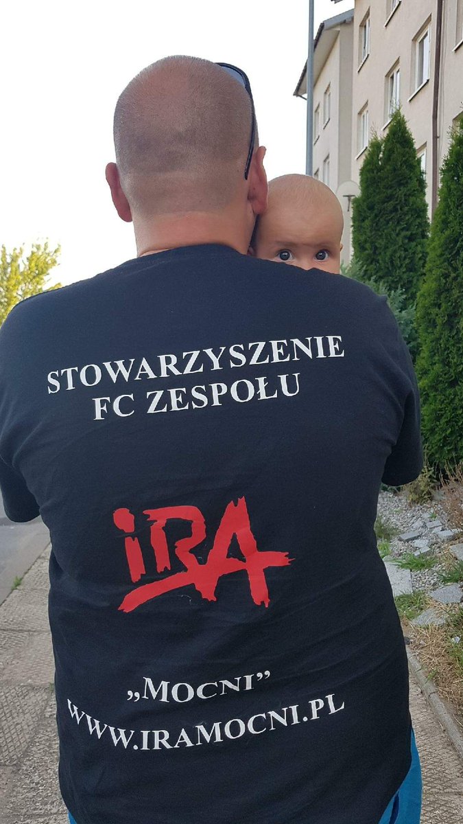 APawlowski79's tweet photo. Właściwie ten post powinien zaczynać się od słów "zdobyć świata szczyt .... 
Oficjalny FC Zespołu IRA "Mocni" na wakacjach 2K18 /2K20 ❤️.
#zespółira #oficjalnyfc #córuniatatunia https://t.co/CVNMJPn7Sv