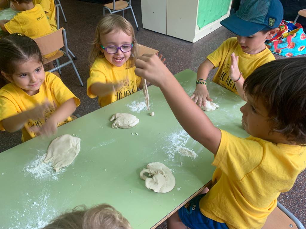 C.E.Xixell tweet media