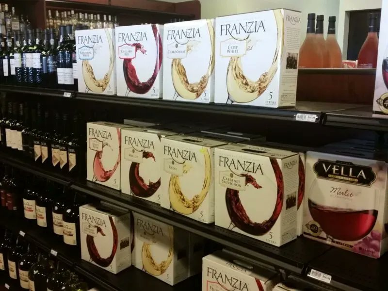 ShelvingDepot's tweet photo. With the #Summer in full swing, now is the perfect time to start planning for the holiday season.

Maximize precious selling space and display your liquor, beer, and wine on reliable, efficient #liquor store shelving displays. 🍷🍸🍹🍺

Learn more: https://t.co/shO2t01M1J https://t.co/bzuENeeES4