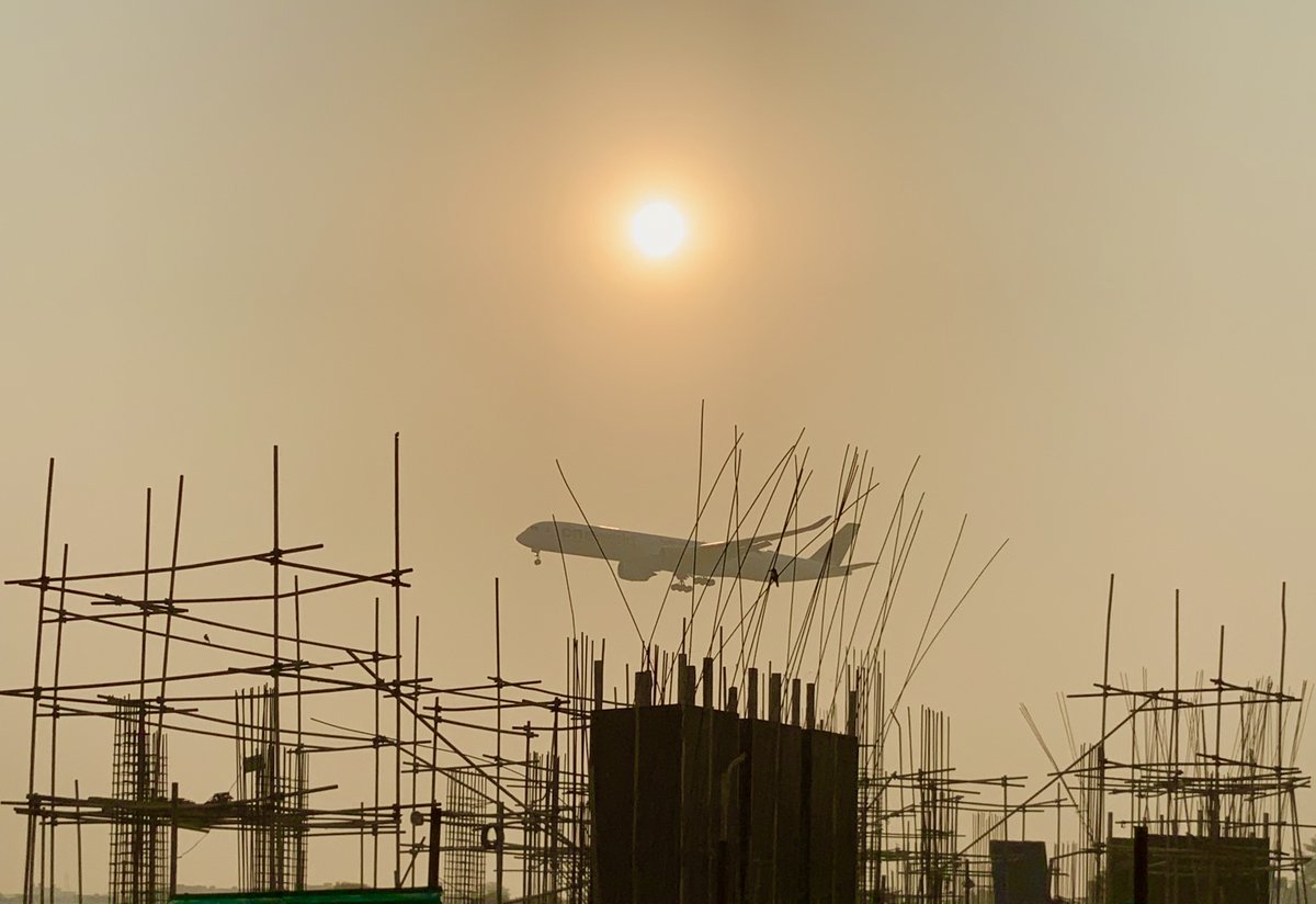 TColorbox's tweet image. 40 hours left for 'Approach' and 'The Divide'. Photography auction on @exchgART
Starting bid ◎ 1 
exchange.art/artists/TheCol…